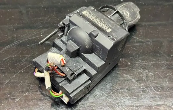 Mercedes-Benz Sprinter W906 Ignition lock A9069003303 3300302201 37191891806