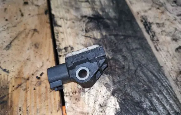 Volvo V70 Airbag deployment crash/impact sensor 31264396
