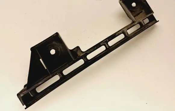 Audi A4 S4 B7 8E 8H Front bumper mounting bracket 1T0807890B