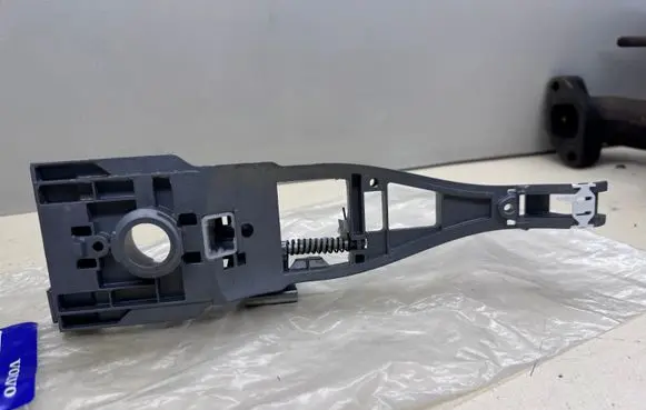 Volvo XC90 Front door lock (next to the handle) 31253175