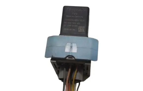 Glow plug pre-heat relay