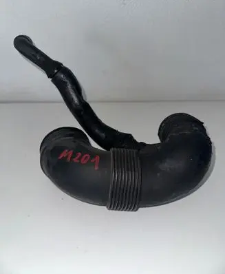 Mercedes-Benz C W203 Turbo air intake inlet pipe/hose A6120940008 9640204 606757