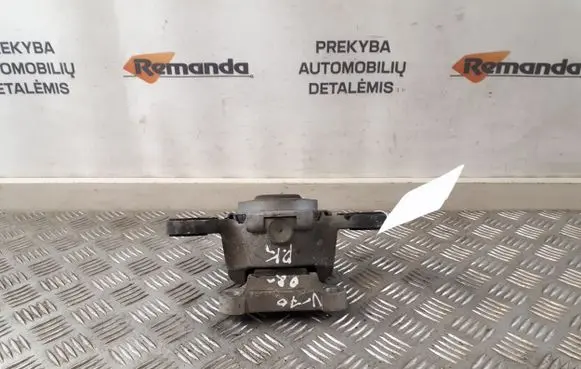 Volvo V70 Engine mount bracket 6G927M121