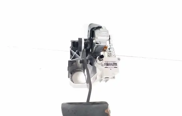 Mercedes-Benz E W212 Brake pedal A2122900101 A2122920101