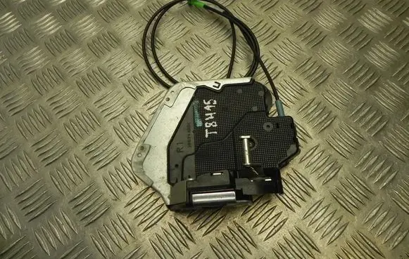 Toyota Verso Loading door lock M43K2110 T8415