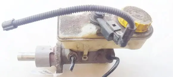 Master brake cylinder