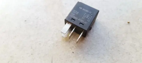 Volvo S40, V40 Other relay MB9533821