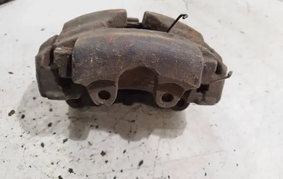 Volkswagen Multivan T5 Front brake caliper