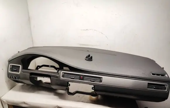 Volvo V70 Dashboard 30755181 30643816