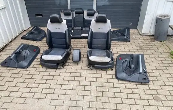 Skoda Octavia Mk2 (1Z) Seat and door cards trim set