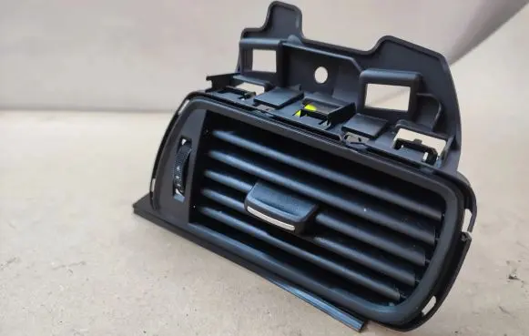 Audi A7 S7 4G Dashboard side air vent grill/cover trim 4G2820902
