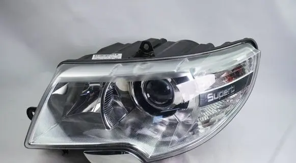 Skoda Superb B6 (3T) Headlight/headlamp 3T1941017E 1ZS247047