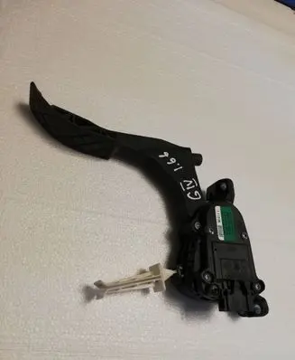 Volkswagen Golf IV Accelerator throttle pedal 6Q1721503C 6PV00849601