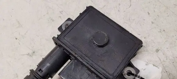 BMW 3 E90 E91 Glow plug pre-heat relay 0522120703 E2110022367 006898731