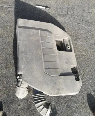 Chevrolet Volt I Engine cover (trim) 22823339