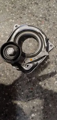 BMW X5M G05 F95 Generator/alternator belt tensioner