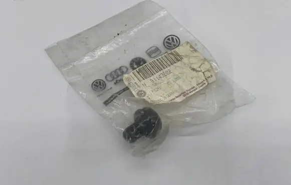 Volkswagen PASSAT B6 Nuts/bolts N91143202