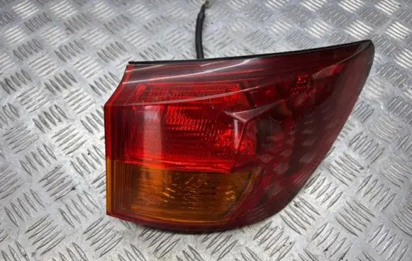 Lexus IS 220D-250-350 Rear/tail lights