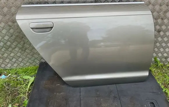 Rear door