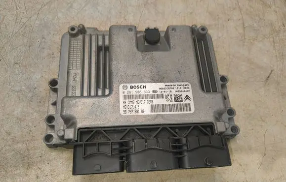 Peugeot 208 I Engine control unit/module 9666318780 9675799180 0261S06633
