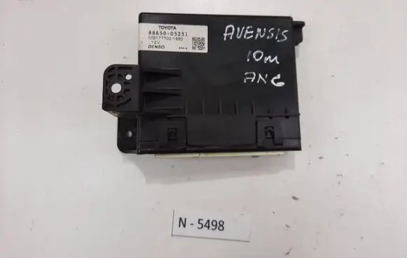 Toyota Avensis T270 Other control units/modules 8865005251