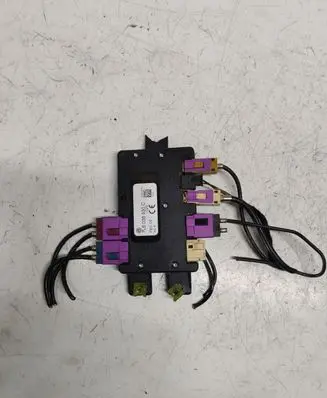 Volkswagen Touareg I Aerial antenna amplifier 7L6035530C