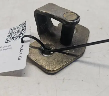 Opel Astra G Front door lock loop/hook striker 
