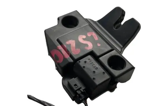 Lexus IS 220D-250-350 Tailgate/trunk/boot lock/catch/latch