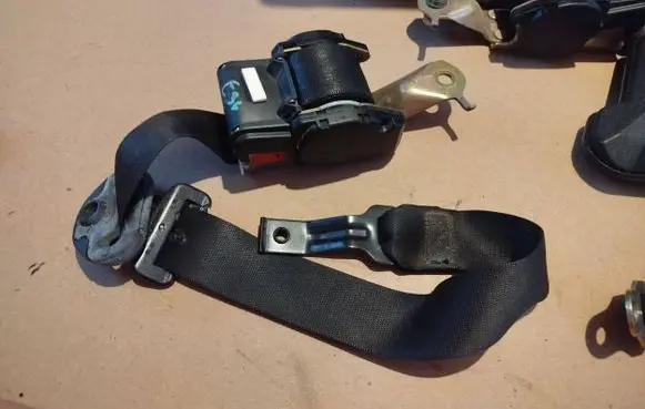 BMW 3 E36 Front seatbelt 1977809 0420024 30836300