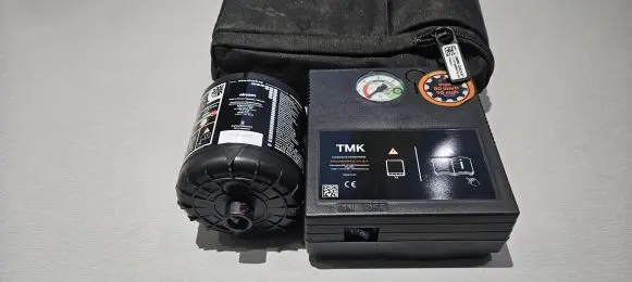 BMW 5 GT F07 Tire air pump compressor 6898019 71106898019 BMWGROUP