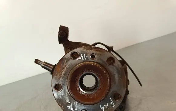 BMW X3 F25 Front wheel hub