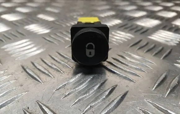 Citroen Xsara Picasso Central locking switch button 