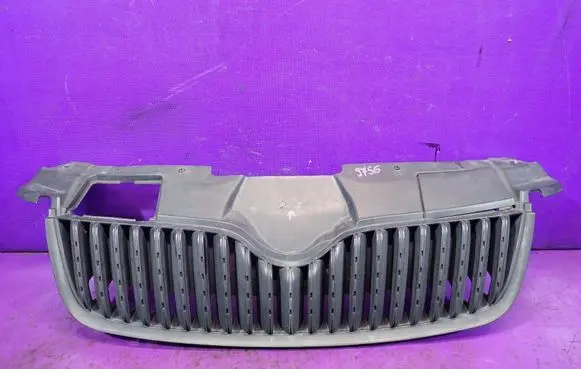 Skoda Fabia Mk2 (5J) Front grill 