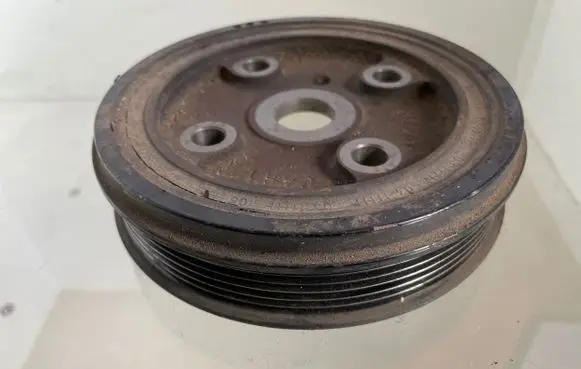 Volvo V70 Crankshaft pulley 30637335