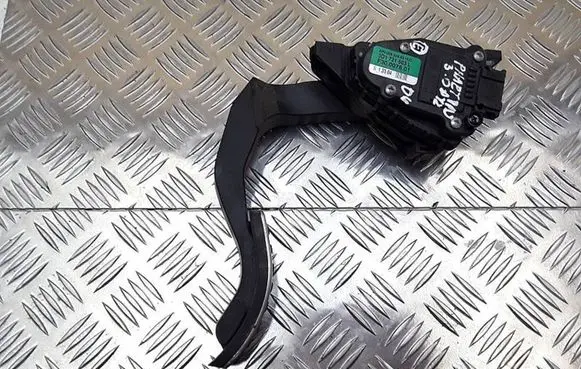 Volkswagen Phaeton Accelerator throttle pedal 3D1721503L