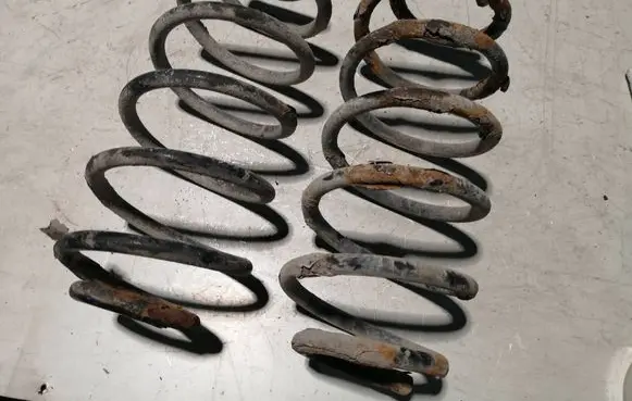 Toyota Yaris Rear coil spring