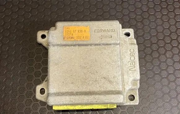 Mazda 323 Airbag control unit/module B25E57K30B