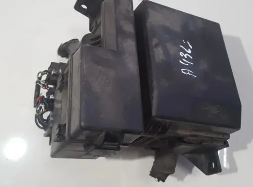 Mitsubishi Grandis Fuse box set 505240315 50524-0315