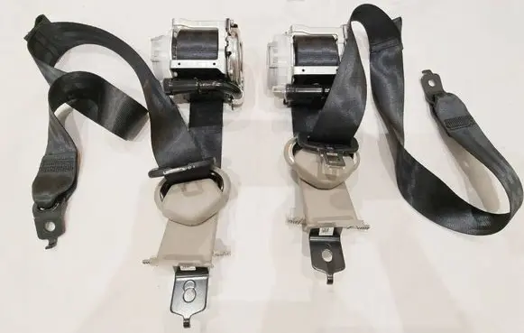 Volkswagen Multivan T7 Set of seat belts 7T0857812N 7T0857811K