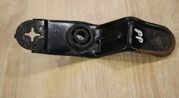 Chevrolet Captiva Radiator mount bracket 