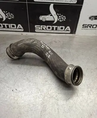 Mercedes-Benz E W211 Intercooler pipe mounting bracket 