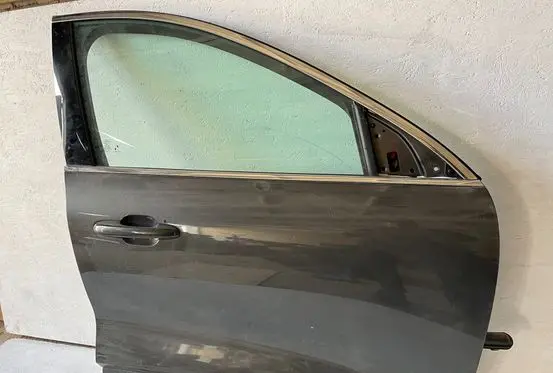 Ford Kuga III Front door