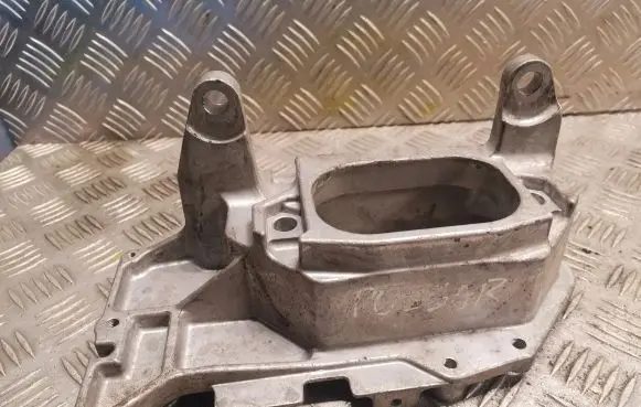 Nissan Pulsar Engine mounting bracket 1A0E3211
