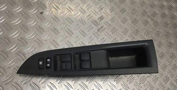 Toyota Verso-S Electric window control switch 7423252530
