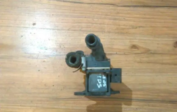 BMW 5 E34 Coolant heater control valve 1382299