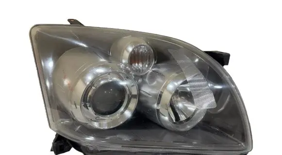 Toyota Avensis T250 Headlight/headlamp