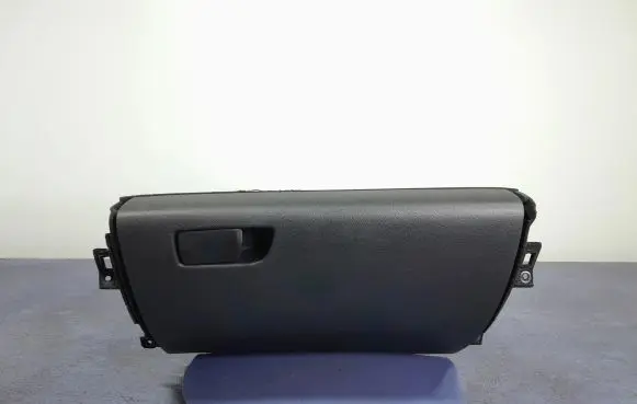 Renault Megane IV Glove box P685000238R