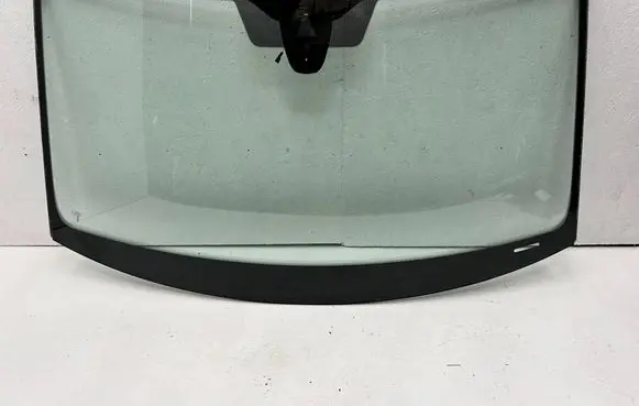 Volkswagen Touareg III Front windscreen/windshield window 
