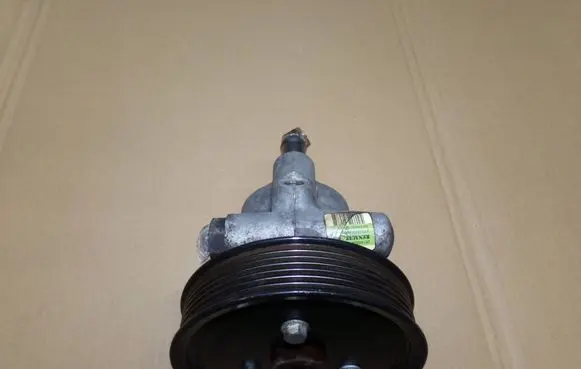 Renault Espace IV Power steering pump 8200319066