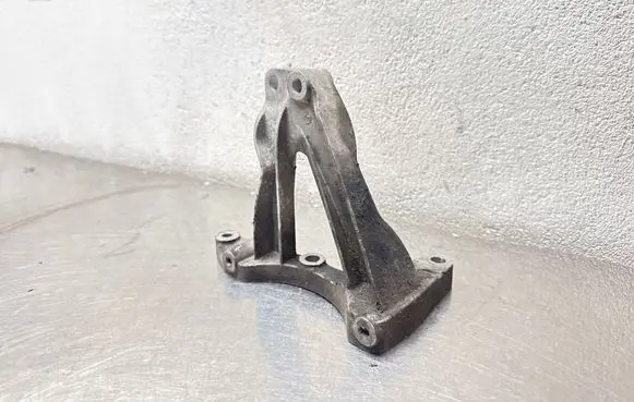 Opel Vectra C A/C compressor mount bracket 55354827